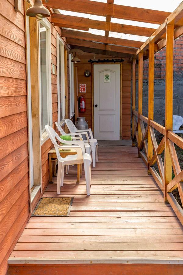 Hostal Y Cabanas Ainil Punta Arenas Bagian luar foto