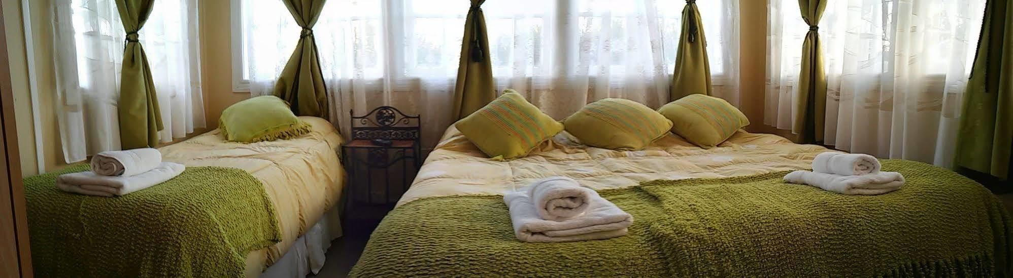 Hostal Y Cabanas Ainil Punta Arenas Bagian luar foto