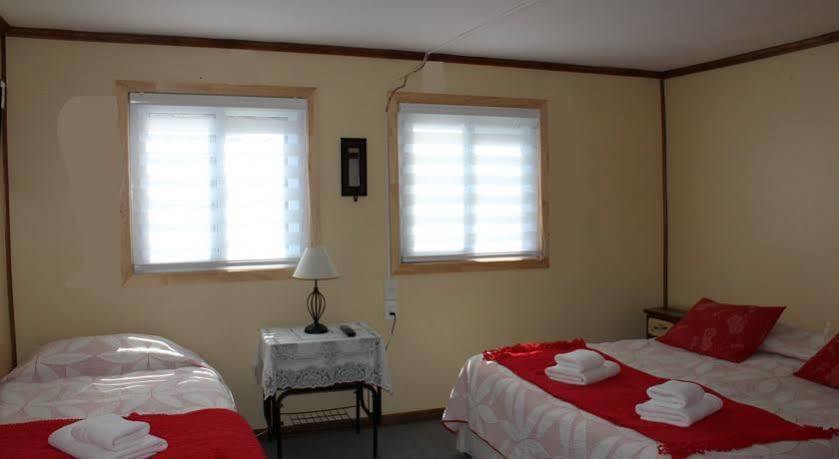 Hostal Y Cabanas Ainil Punta Arenas Bagian luar foto