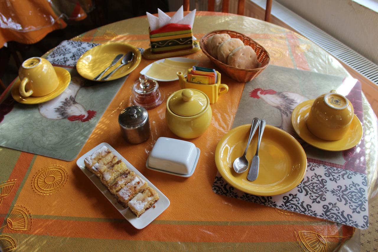 Hostal Y Cabanas Ainil Punta Arenas Bagian luar foto