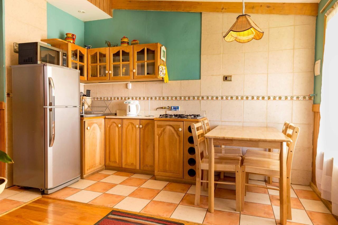 Hostal Y Cabanas Ainil Punta Arenas Bagian luar foto