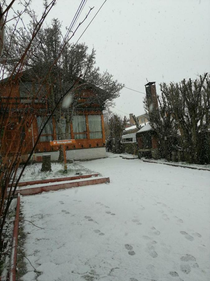Hostal Y Cabanas Ainil Punta Arenas Bagian luar foto