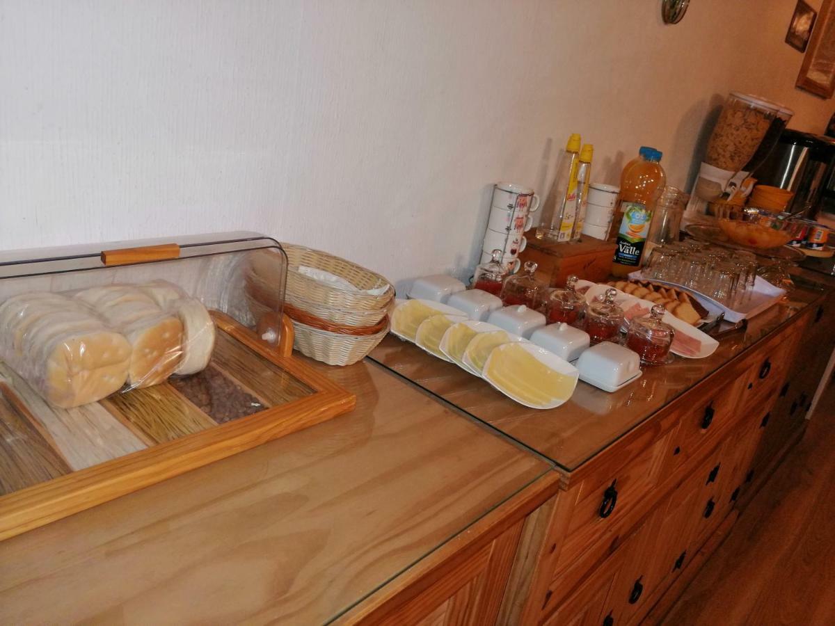 Hostal Y Cabanas Ainil Punta Arenas Bagian luar foto